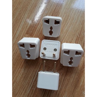 Phích cắm điện Vinakip chuyển đổi ổ 3 chấu sang 2 chấu