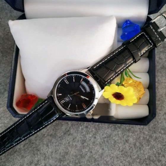 Đồng hồ Casio nam dây da thể thao, mặt đen viền trắng lịch lãm, chống nước WR50M đi bơi (MTP-1381L-1AVDF)