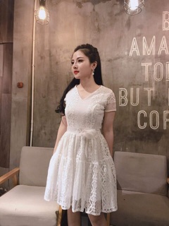 Váy ren tầng cổ tim