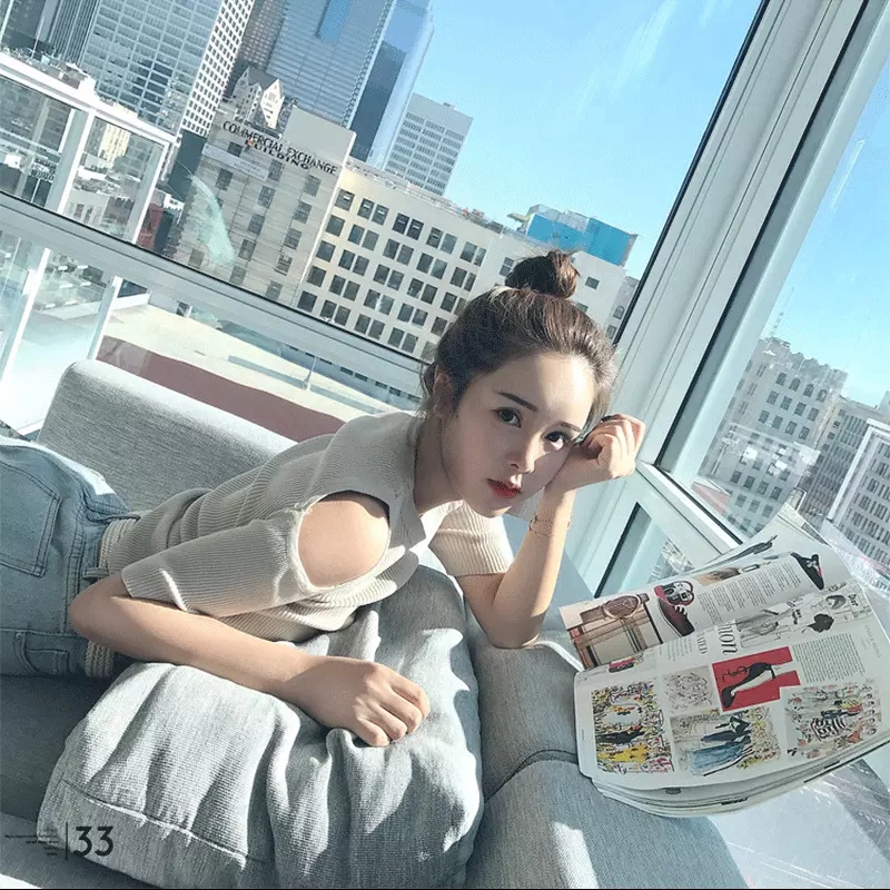 Áo dệt kim IELGY tay ngắn hở vai eo cao hợp thời trang