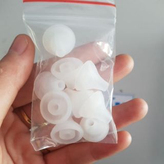 Núm silicon rửa mũi cho bé