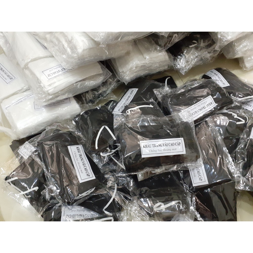 Khẩu Trang Y Tế 4 Lớp Đen Trắng | BigBuy360 - bigbuy360.vn