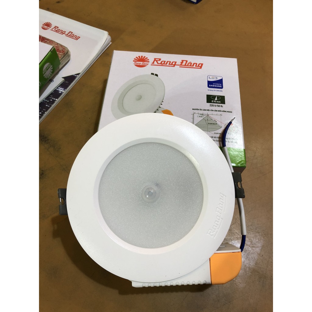 Đèn LED Âm trần Downlight Cảm biến Rạng đông