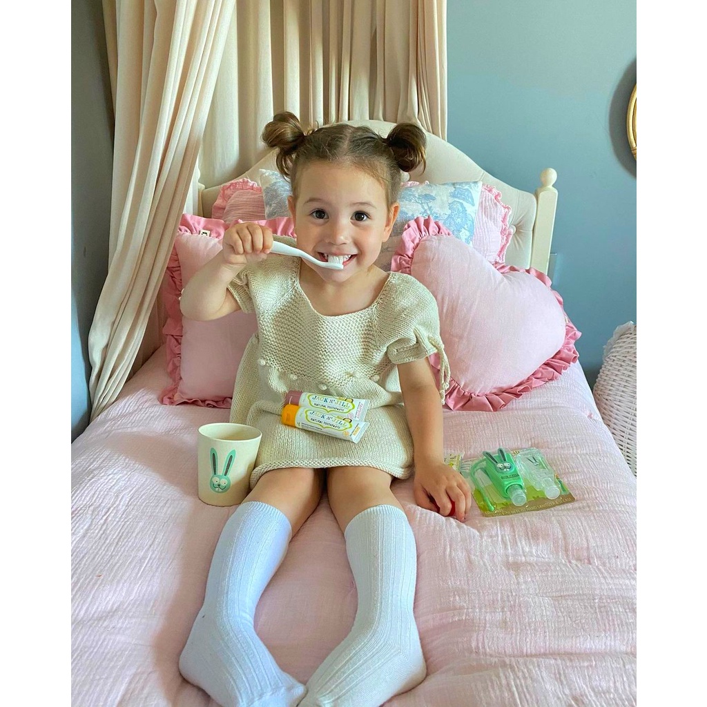 Bàn chải đánh răng cho bé, bàn chải đánh răng organic Jack N'Jill cho bé bằng sợi lông y tế mềm