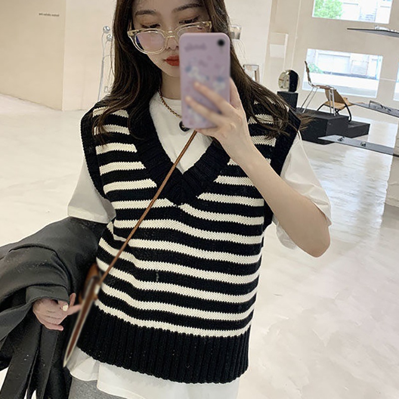 Áo len không tay cổ chữ v form rộng họa tiết kẻ sọc | BigBuy360 - bigbuy360.vn