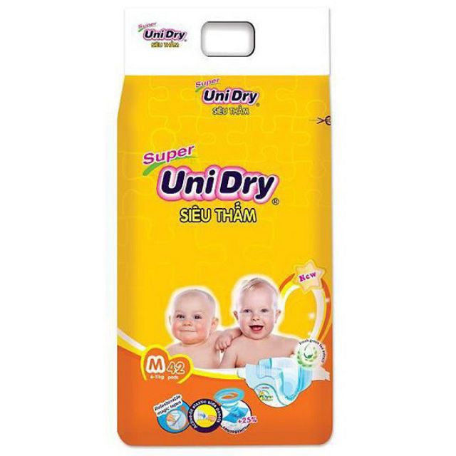 Tả dán Unidry L38 tặng kèm 10 miếng cùng loại, dành cho bé 9-14kg.