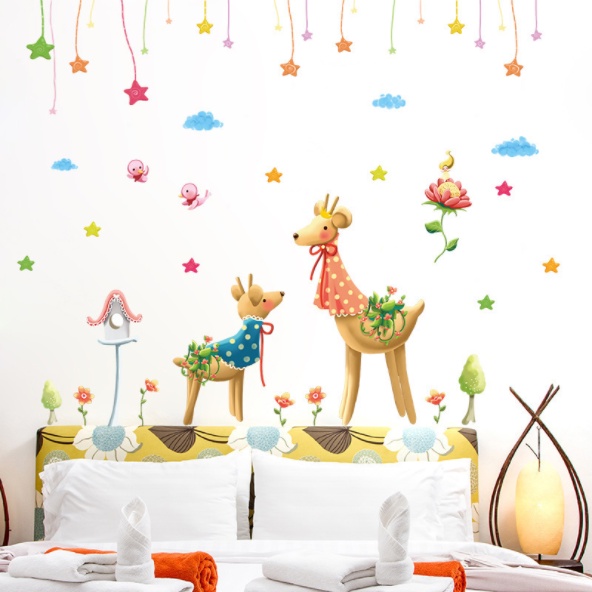 Decal trang trí tường - 2 Chú nai choàng khăn