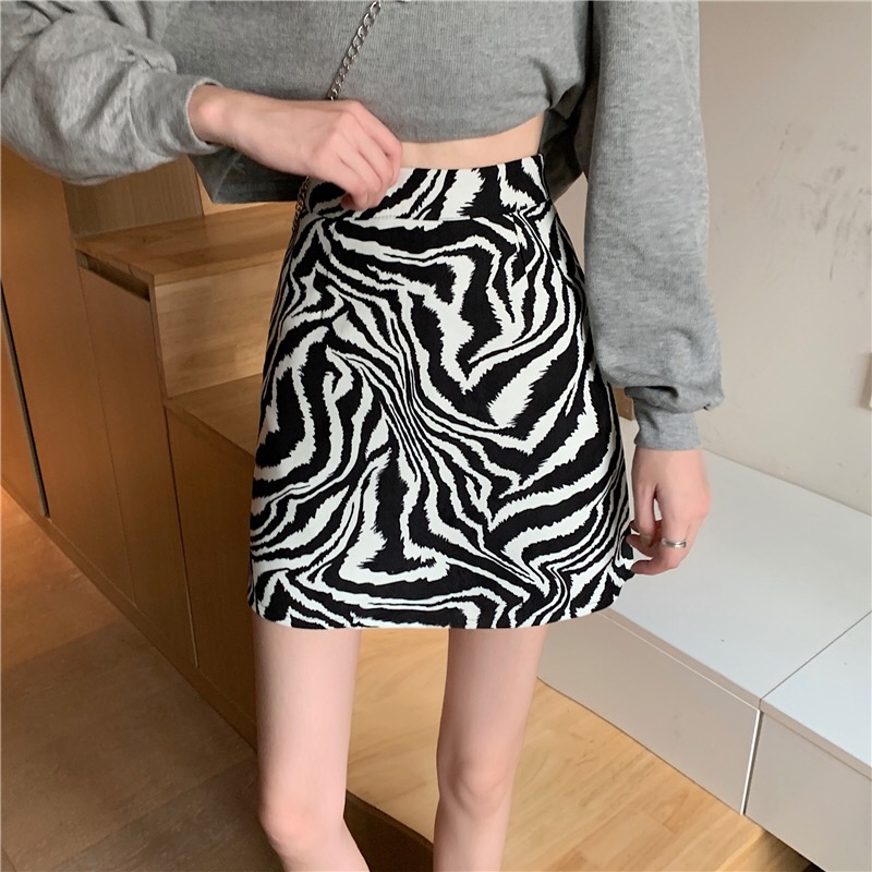 Chân váy chữ A lưng cao họa tiết ngựa vằn cá tính dành cho phái đẹp | BigBuy360 - bigbuy360.vn