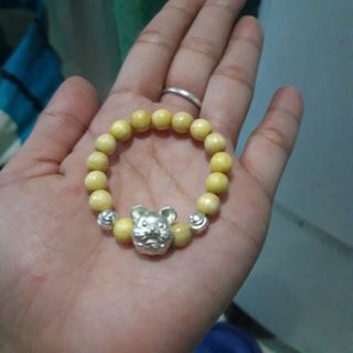 Vòng dâu kèm bi bạc và đá mệnh cho bé trai