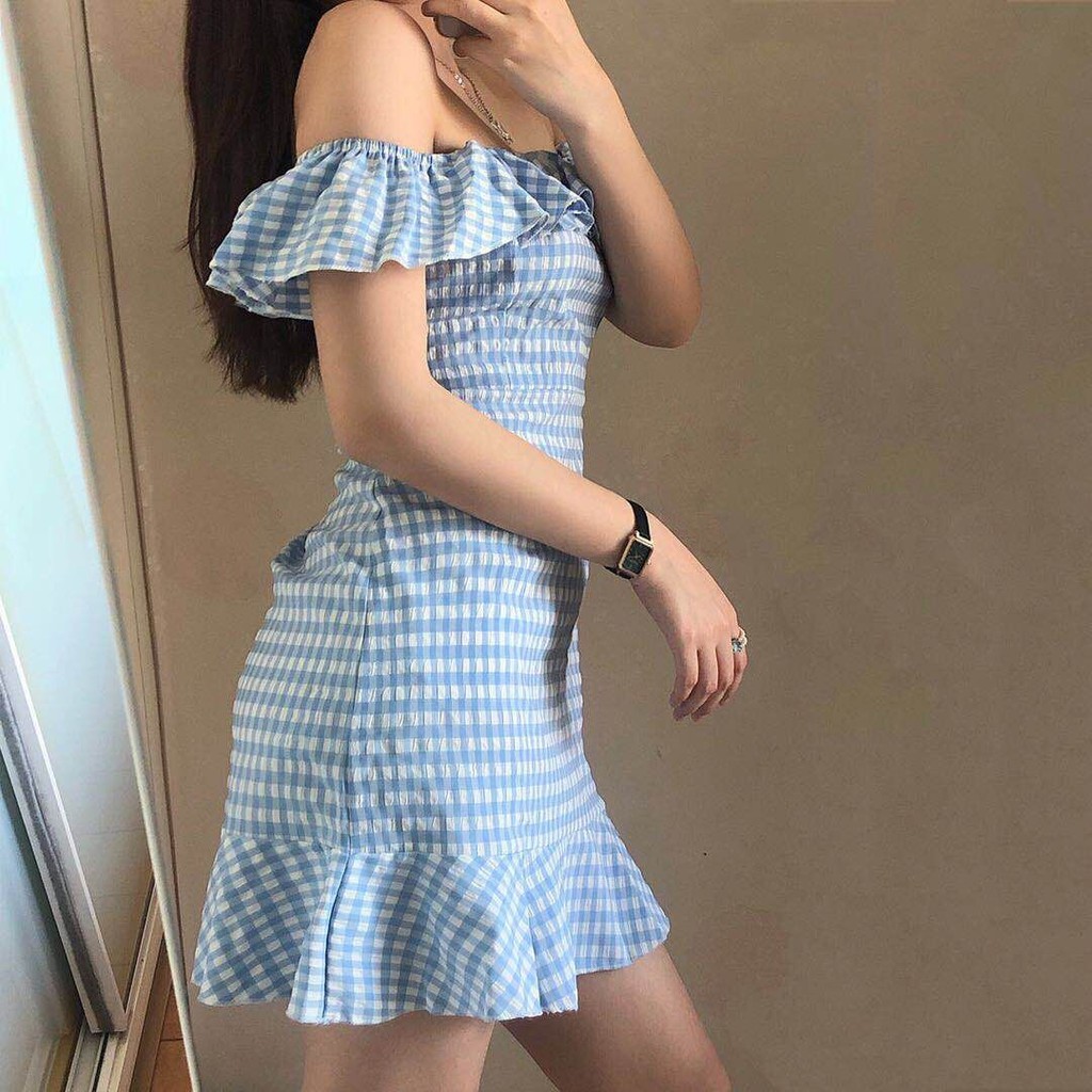 [Mã SKAMSALEP6 giảm 10% tối đa 100K đơn 150K] Váy kẻ hở vai bèo nhún - V004 | BigBuy360 - bigbuy360.vn