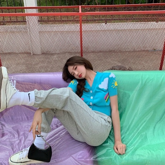 Áo croptop ZHELIHANGFEI tay ngắn cổ V thêu hoa thời trang mùa hè 2022 cho nữ