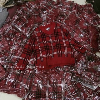 Áo len cổ tim kẻ đỏ cực hot