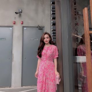Váy lụa xoắn eo