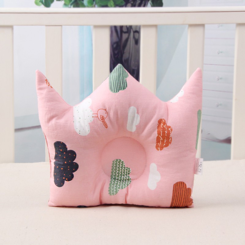 Gối ngủ cotton mềm mại hình vương miện dễ thương cho bé