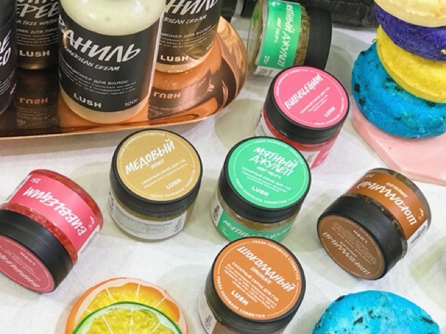 Tẩy tế bào chết môi Lush | BigBuy360 - bigbuy360.vn