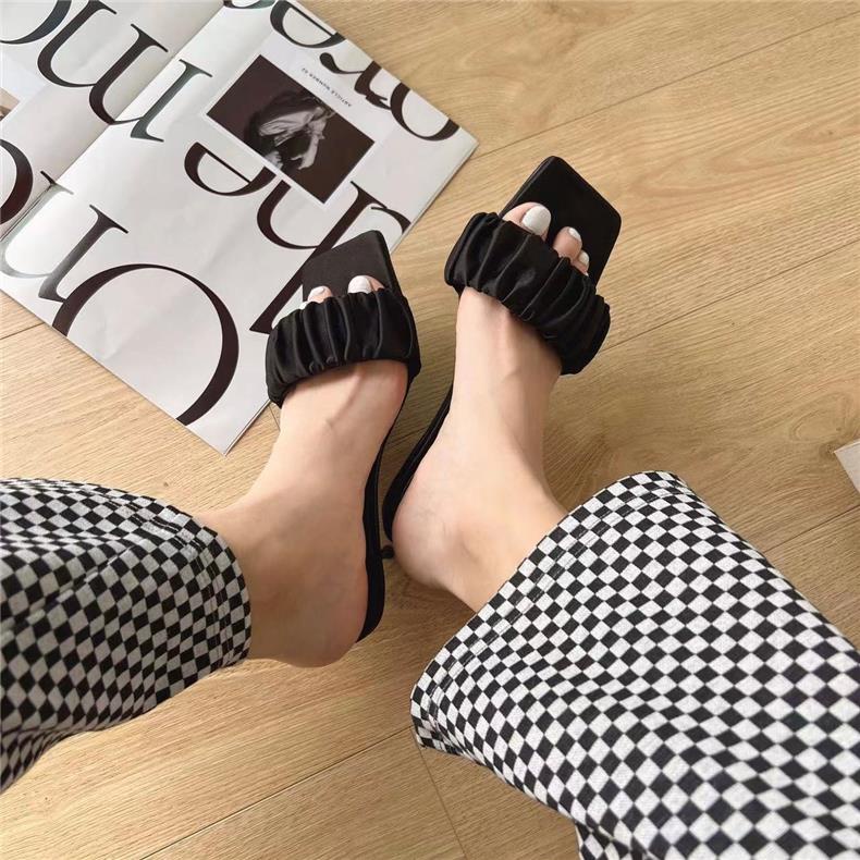 Giày cao gót đế vuông nhúng bèo cá tính