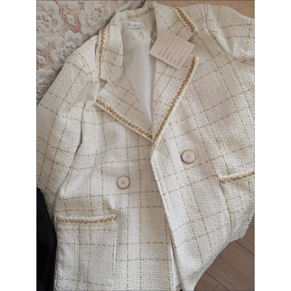 Áo khoác dạ tweed cổ vest viền kim tuyến