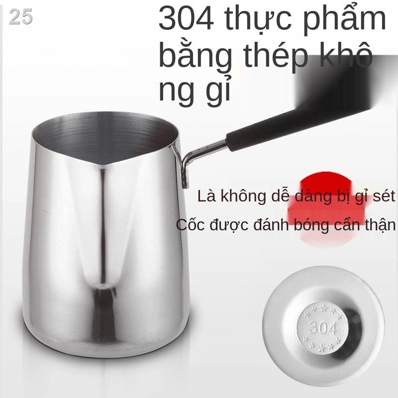 BCốc vòng hoa bằng thép không gỉ 304 với tay cầm dài và miệng nhọn hình trụ bọt sữa thiết bị cà phê có thể được làm nóng