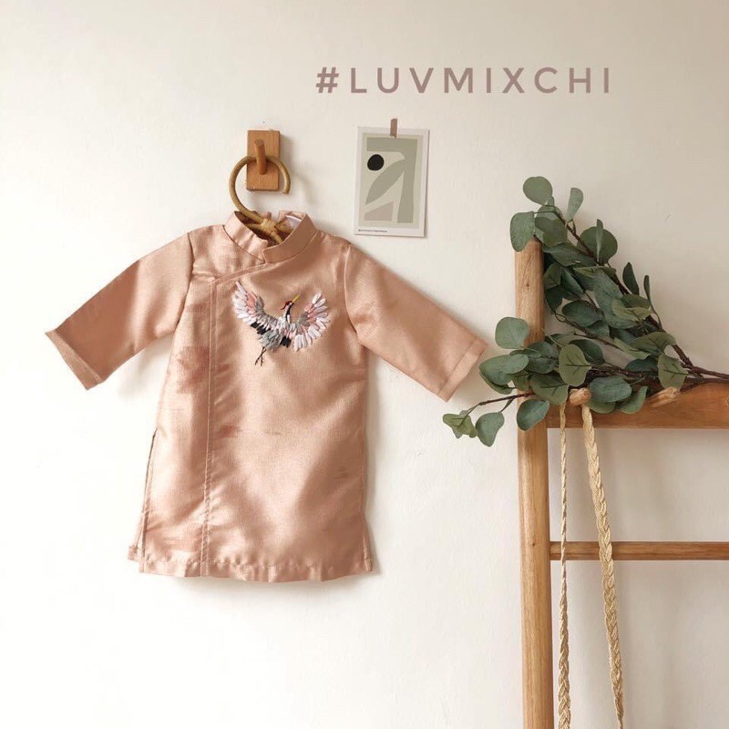 Áo dài gấm cho bé trai