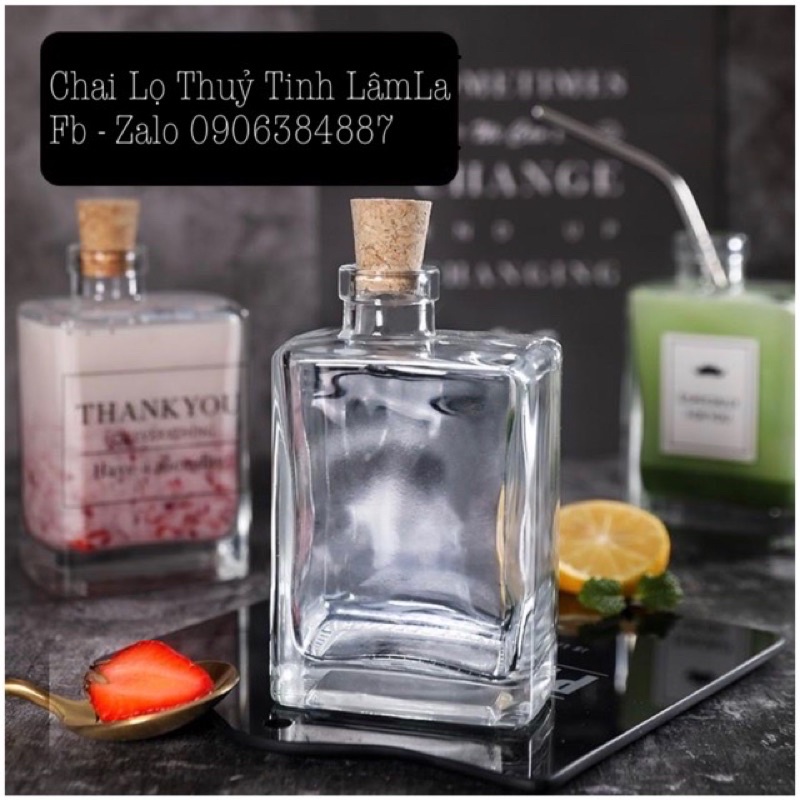 Chai Thuỷ Tinh Vuông Cổ Lệch Nút Gỗ Ép 280ML