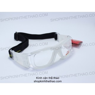 Kính cận chơi thể thao