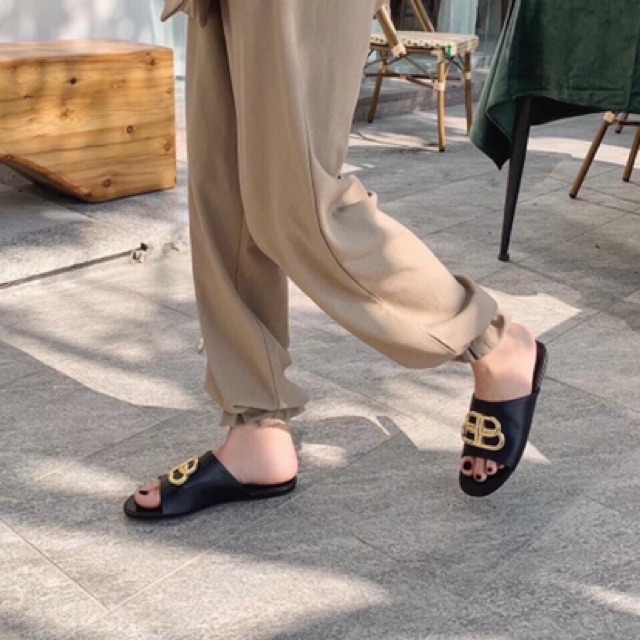 Dép lê BB tag vàng