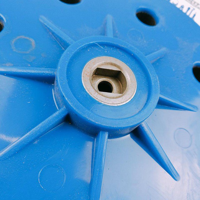 Đế dán 180 xoa tường  màu xanh