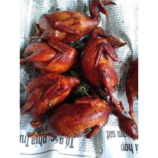 Chim cút quay lá móc mật khay 10 con