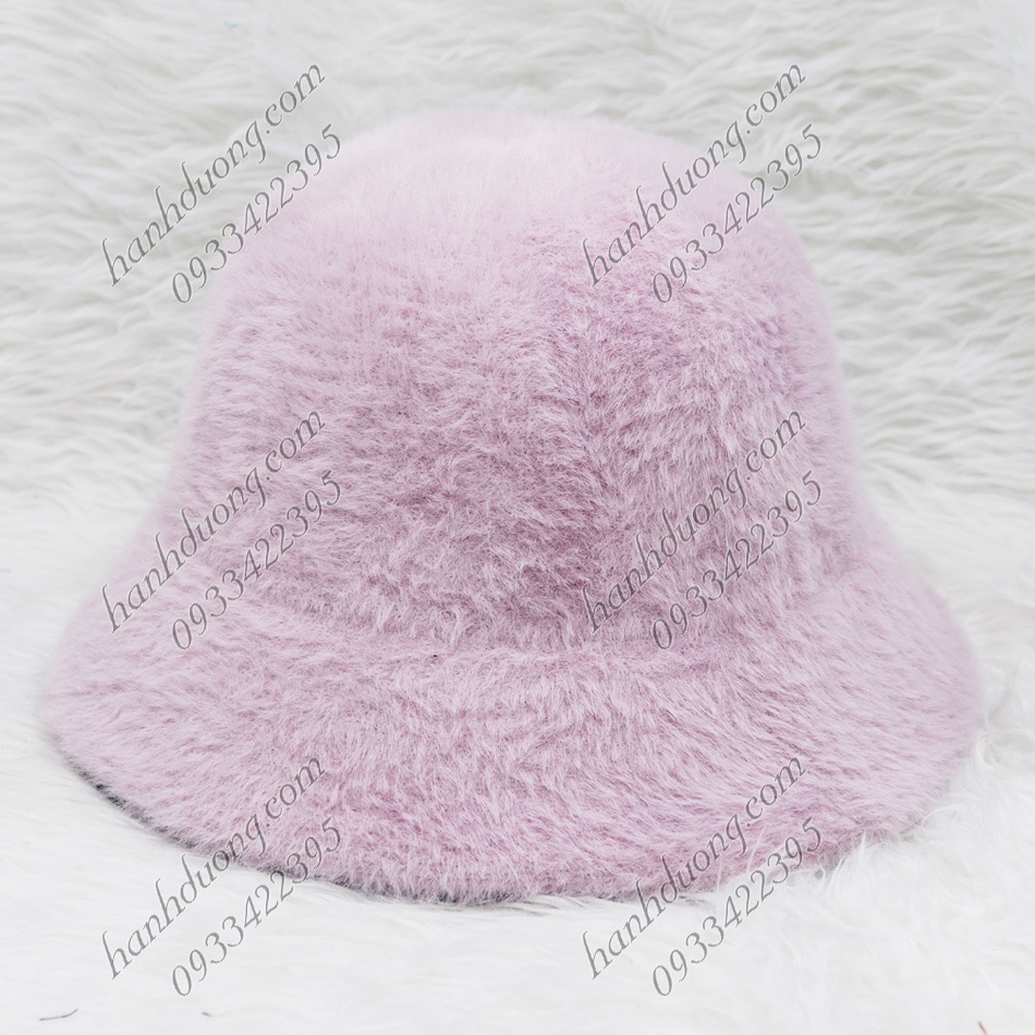 Mũ  bucket vành cụp lông xù hàng quảng châu gắn nơ kèm mặt sắt chữ G, vành rộng 5cm, phía trong có 2 dây rút phía trong