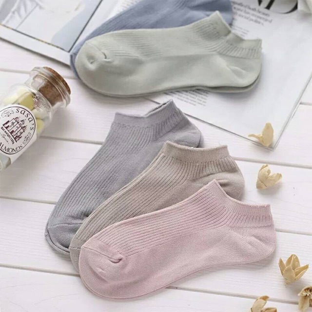 Tất ngắn cổ nữ trơn đẹp
