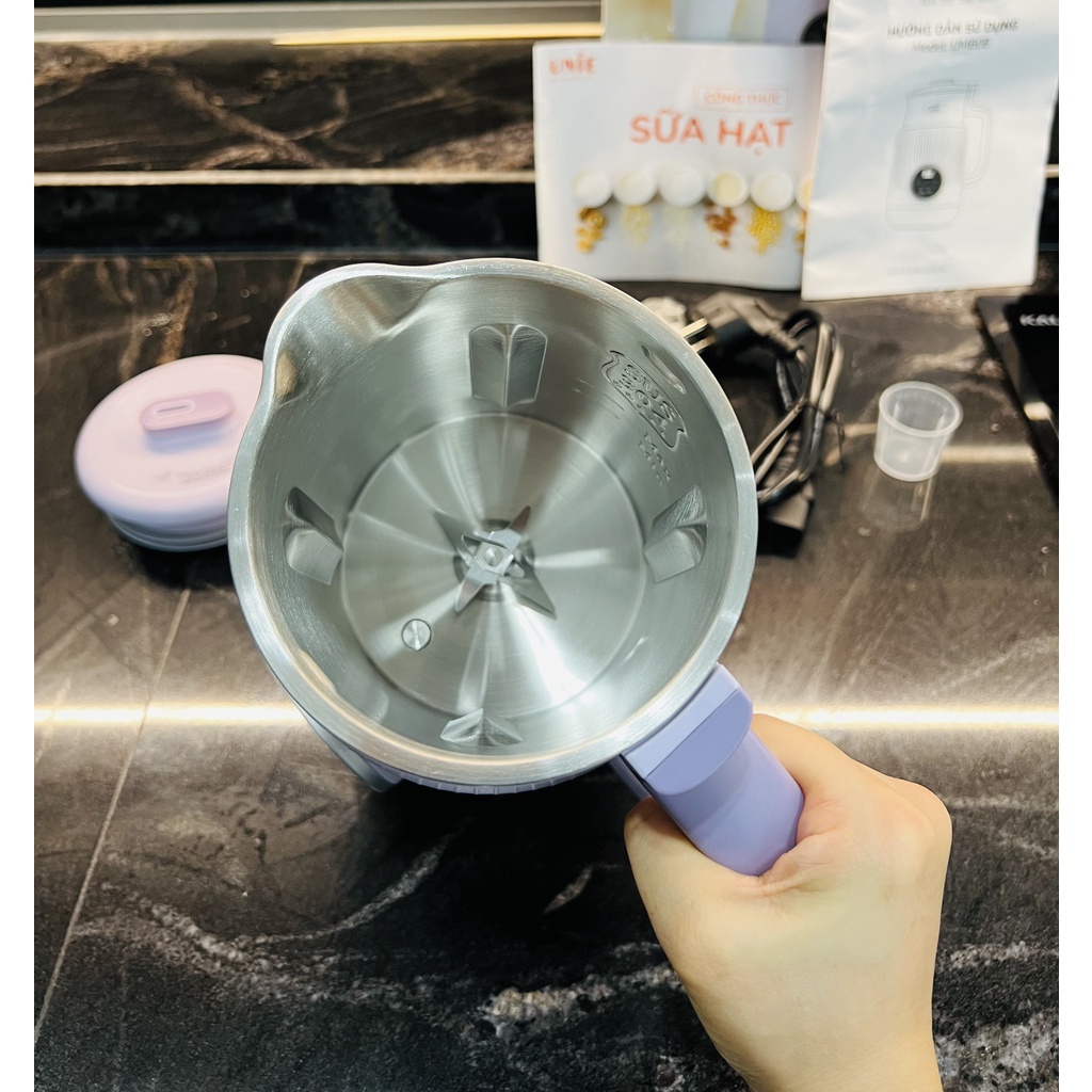 Máy làm sữa hạt mini UNIE UMB08 dung tích 600ml công suất 600W, 5 chức năng nấu, máy êm xay nhuyễn mịn, bảo hành 1 năm