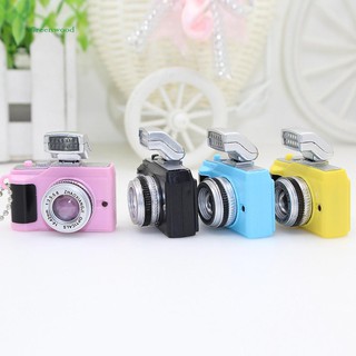 Móc khóa hình dạng máy ảnh có đèn LED mini độc đáo