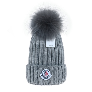 Mũ Len Beanie Đính Búp Lông Pompom