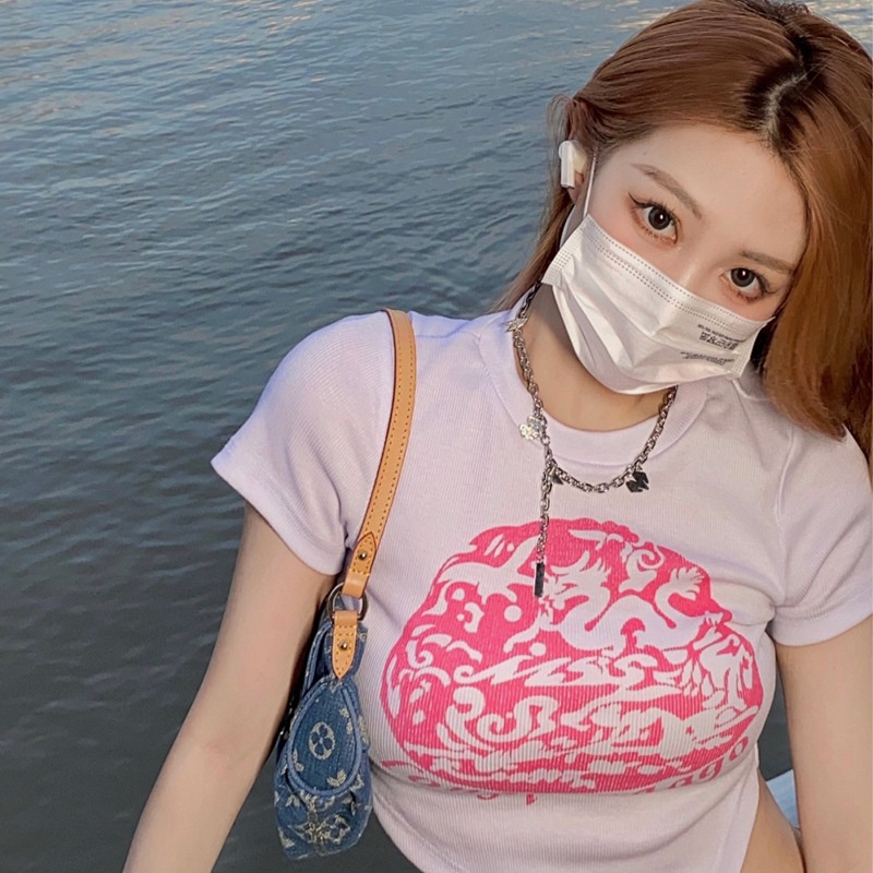 Áo thun croptop Ielgy dáng ôm phong cách Hàn Quốc thời trang cho nữ