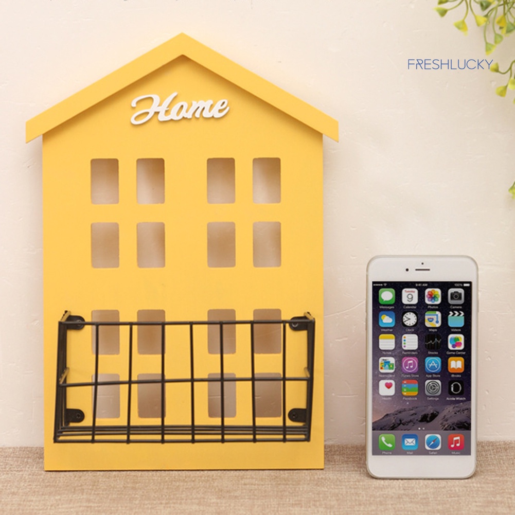Kệ treo tường hình ngôi nhà bằng gỗ dễ thương