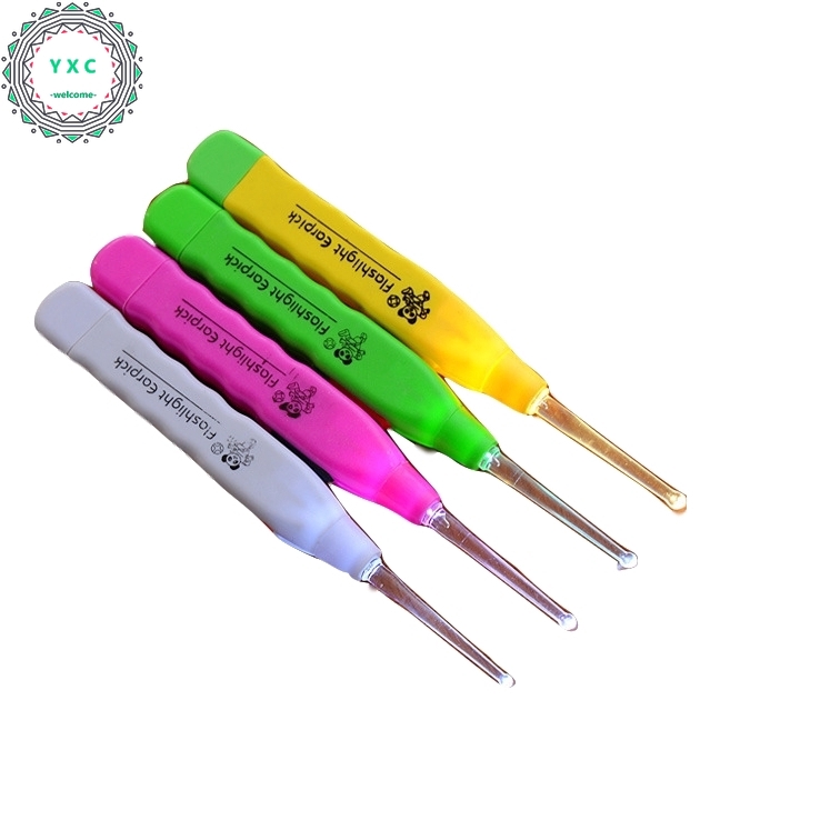 Dụng cụ vệ sinh tai có đèn LED tiện dụng