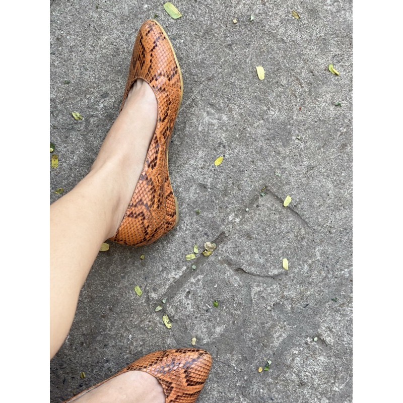 Giày hoạ tiết  da rắn vintage size 38 da thật