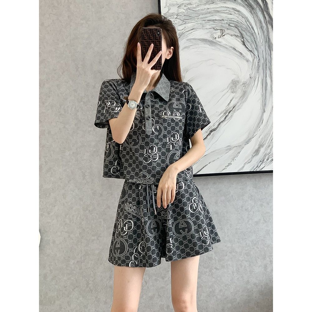 European shorts sports leisure suit women's summer 2022 new short-sleeved fashion high-end light mature temperament two-piece fashion