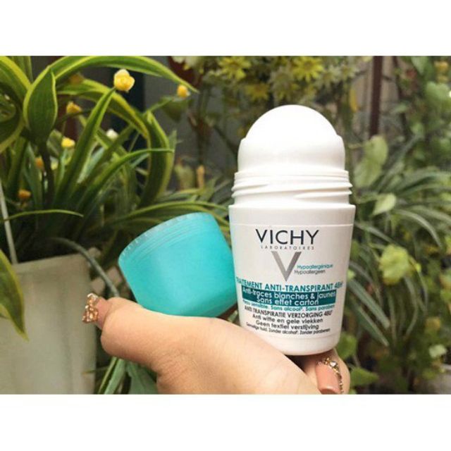 Lăn Khử Mùi Giúp Khô Thoáng Vùng Da Dưới Cánh Tay 48h Vichy Traitement Anti- Transpirant 48h (50ml)