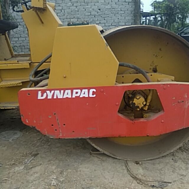 Xe lu dynapac