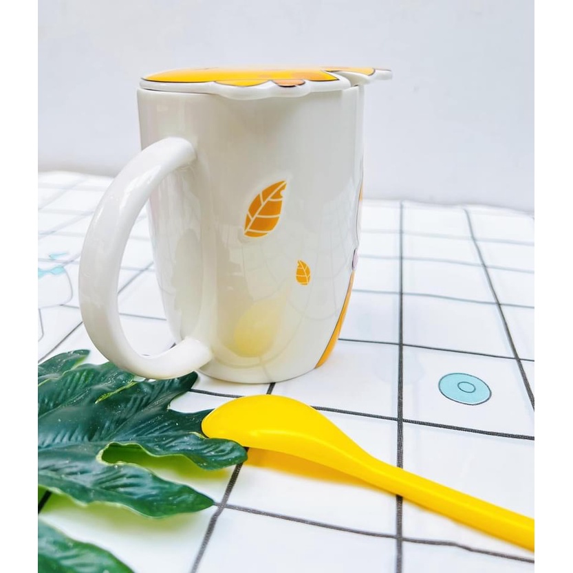 Ly sứ hình hươu cao cổ có nắp kèm muỗng (HKM abbott)