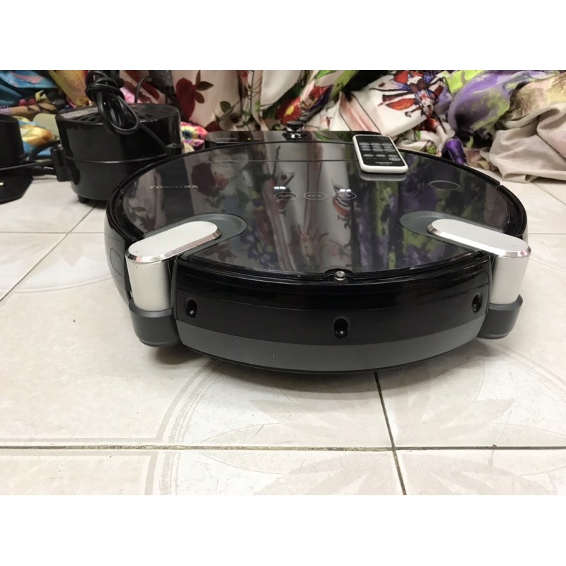 Toshiba rv1 hút bụi quét nhà thông minh