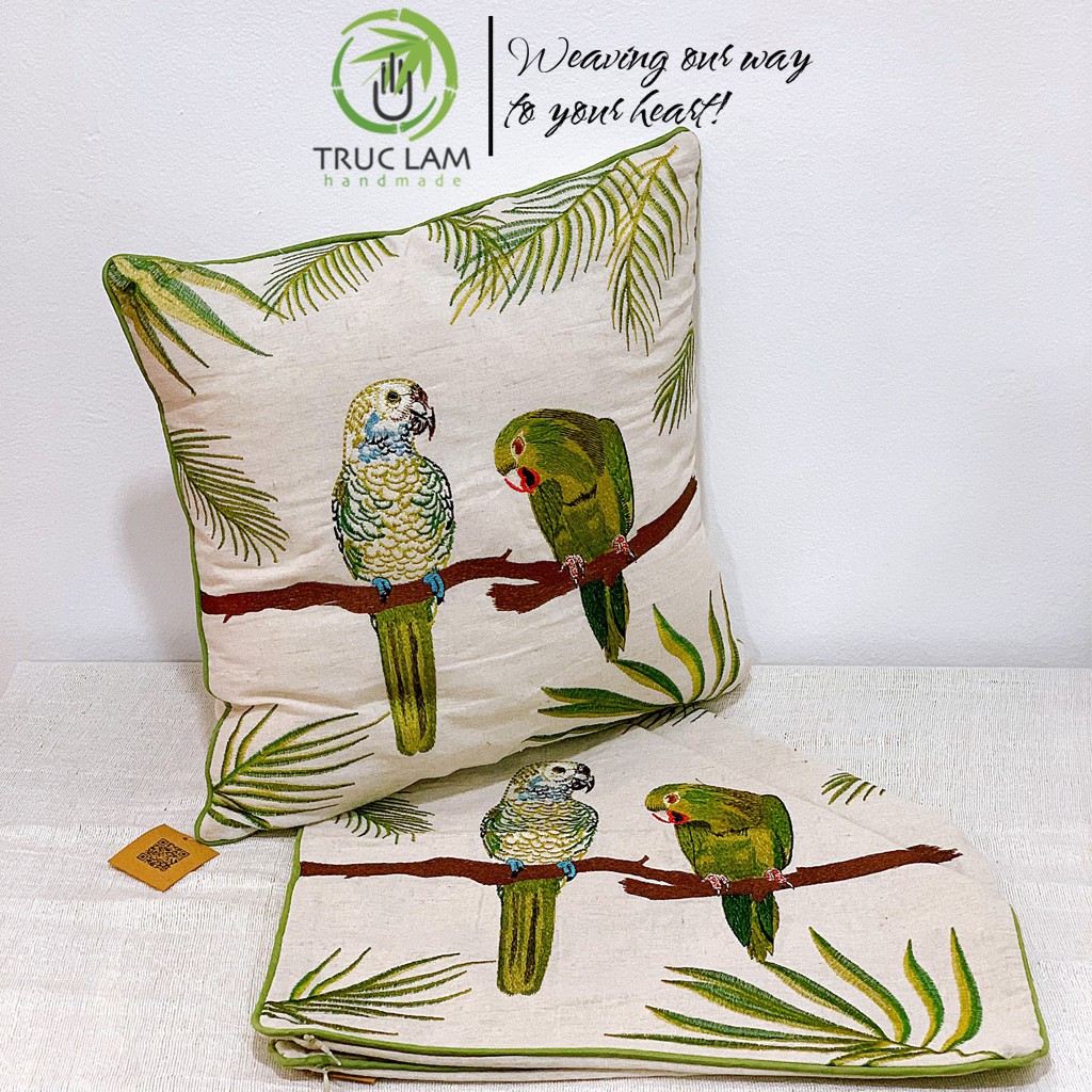 Gối/Vỏ Gối Vuông Tựa Lưng Sofa (45x45) Trang Trí Phòng Vải Linen Thêu Thủ Công Hình Hai Con Vẹt - Trúc Lâm Handmade