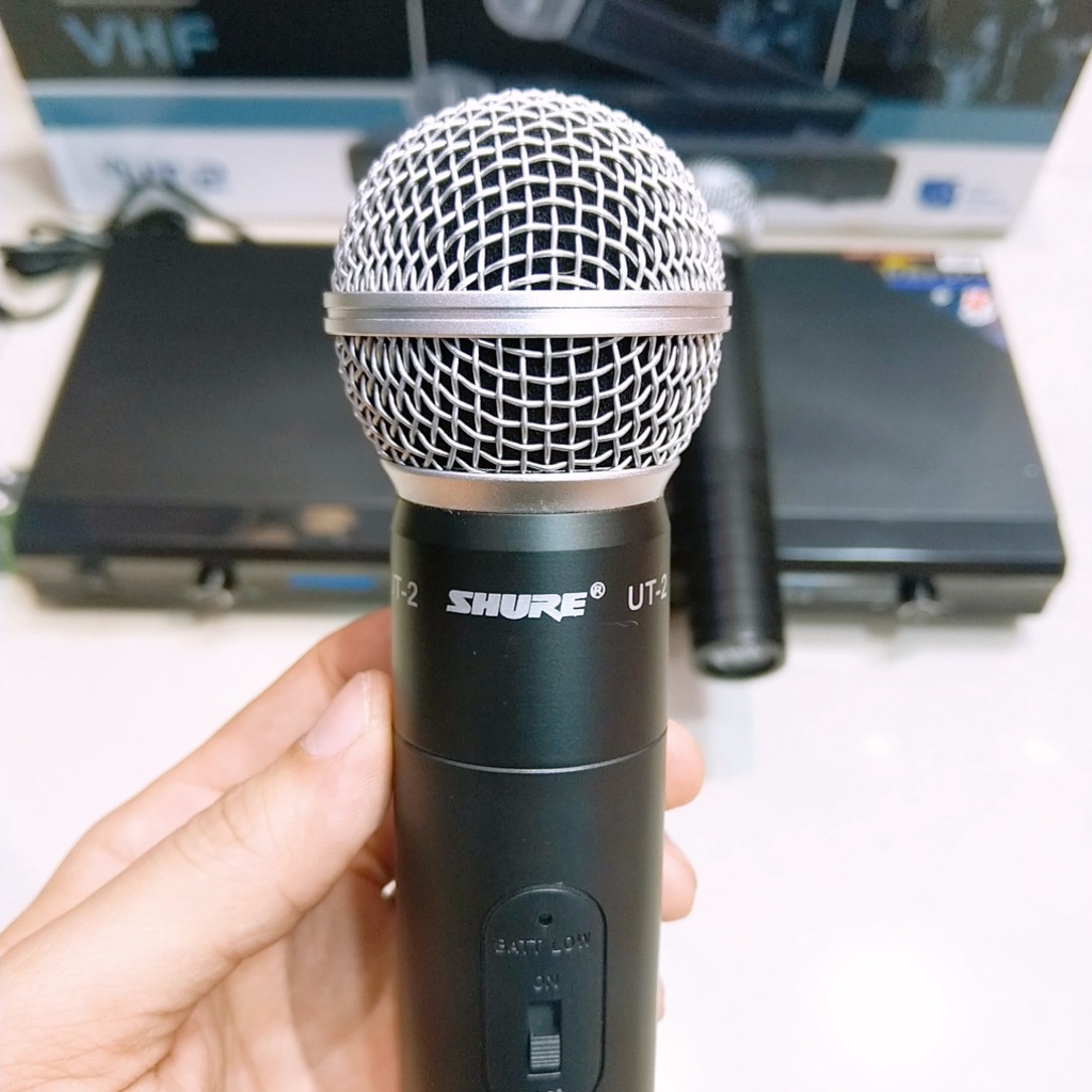 [Mã ELHACE giảm 4% đơn 300K] Bộ Micro Karaoke Không Dây Shure UT2 Cao Cấp - Cực Nhạy Âm Thanh Vang,Trong, Sáng