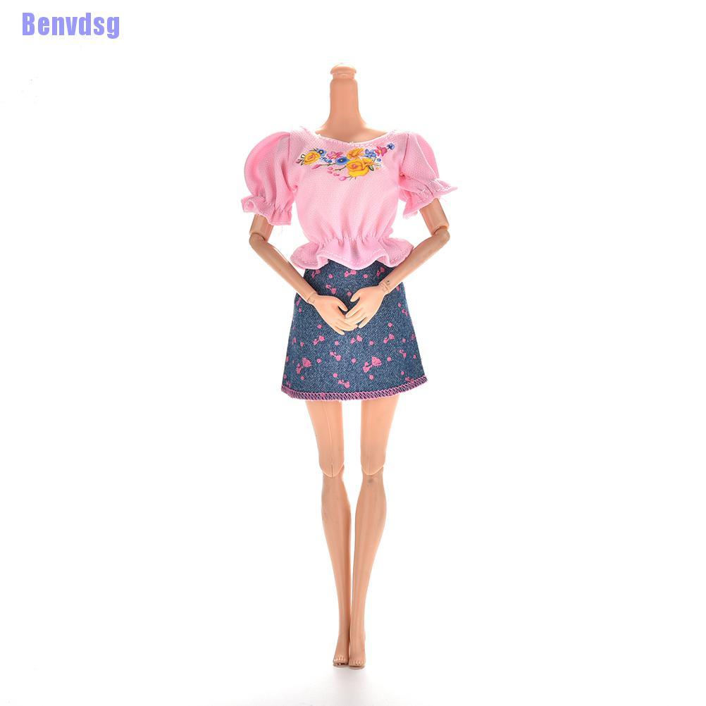 Bộ 2 Món Áo Thun Hồng + Chân Váy Jean Xanh Dương Cho Búp Bê Barbie