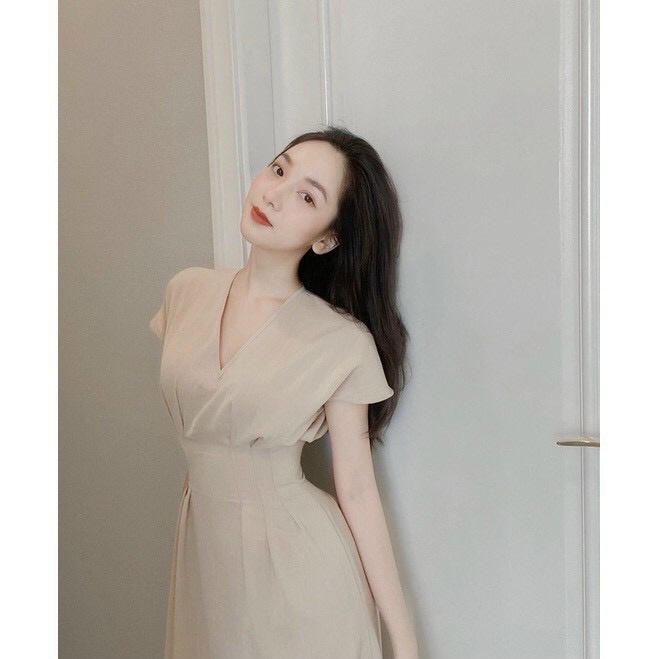 Đầm xếp tim màu nude