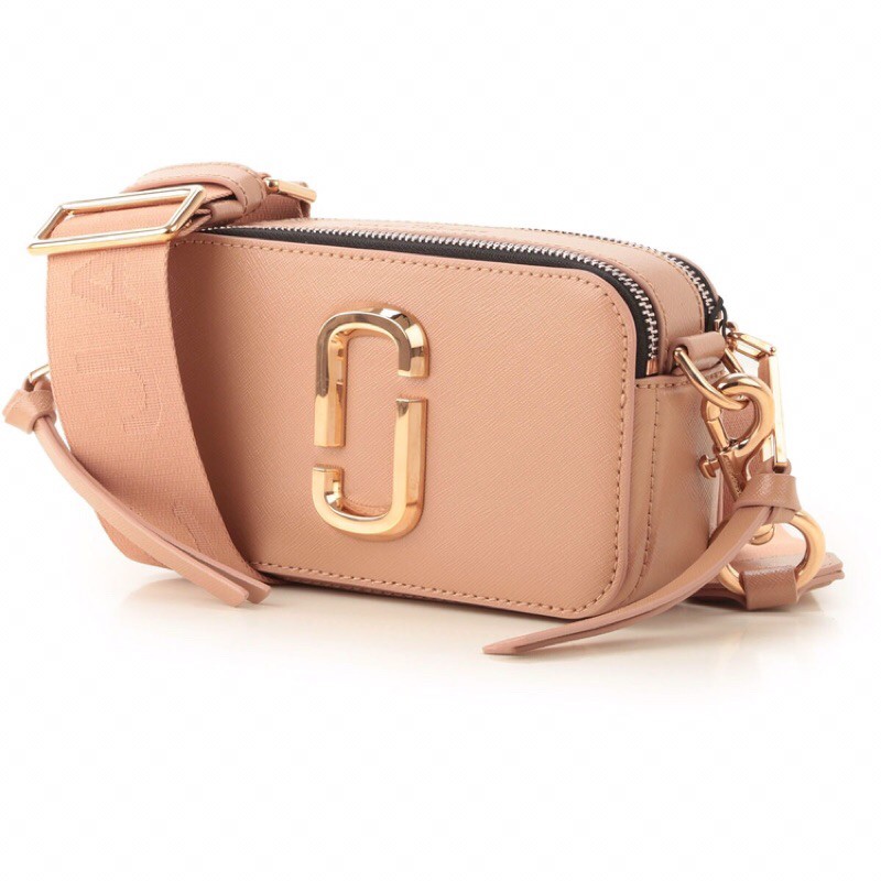 Túi đeo chéo mác màu nude sang chảnh