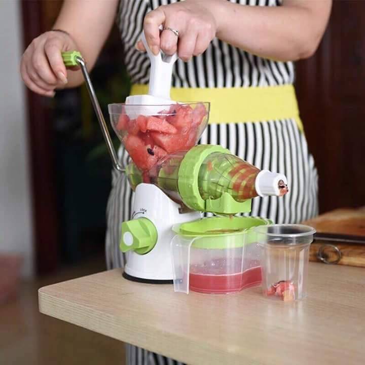 Máy ép hoa quả trái cây quay tay ( Màu Ngẫu Nhiên )