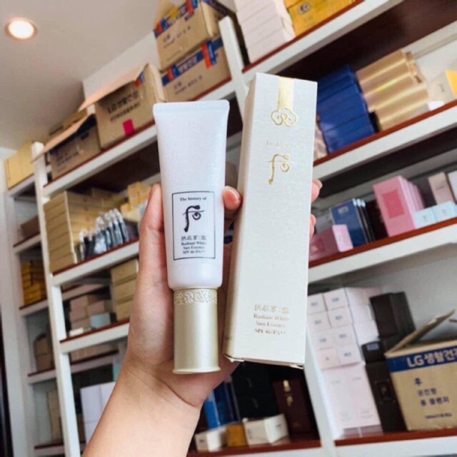 Kem chống Nắng dưỡng trắng giữ ẩm của dòng Whoo Gongjinhyang Moisture Sun Cream 60ml (spf50+,pa+++)