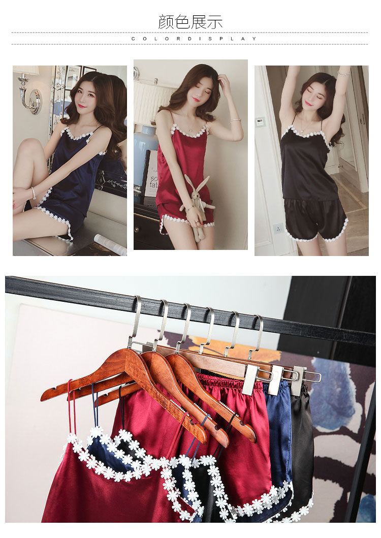 Bộ Đồ Ngủ Lụa In Họa Tiết Hoa Cúc Quyến Rũ Dành Cho Nữ | BigBuy360 - bigbuy360.vn